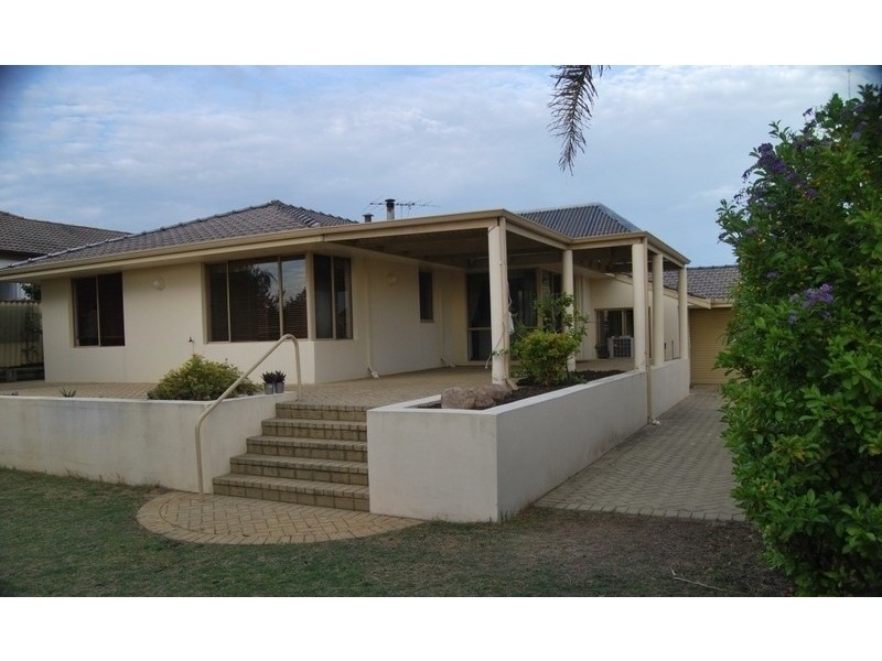 66 Dampier Avenue, Mullaloo WA 6027