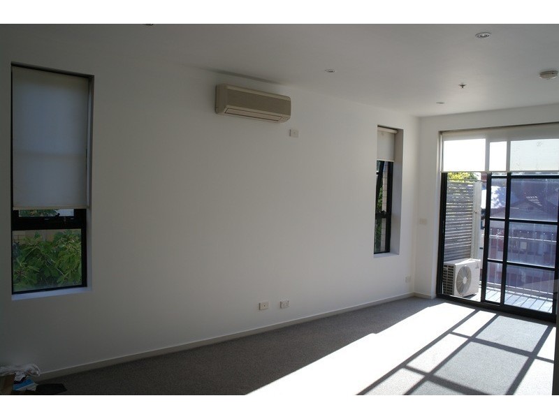 17/220 Barkly Street, St Kilda VIC 3182
