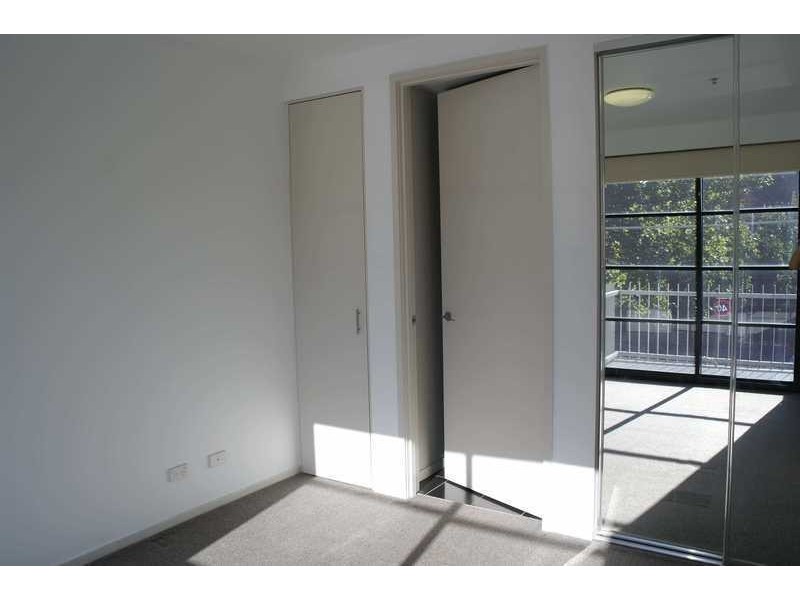17/220 Barkly Street, St Kilda VIC 3182