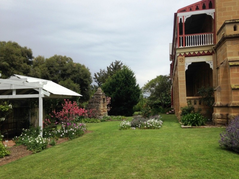 8 Locke Street, Warwick QLD 4370