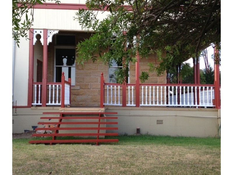 8 Locke Street, Warwick QLD 4370