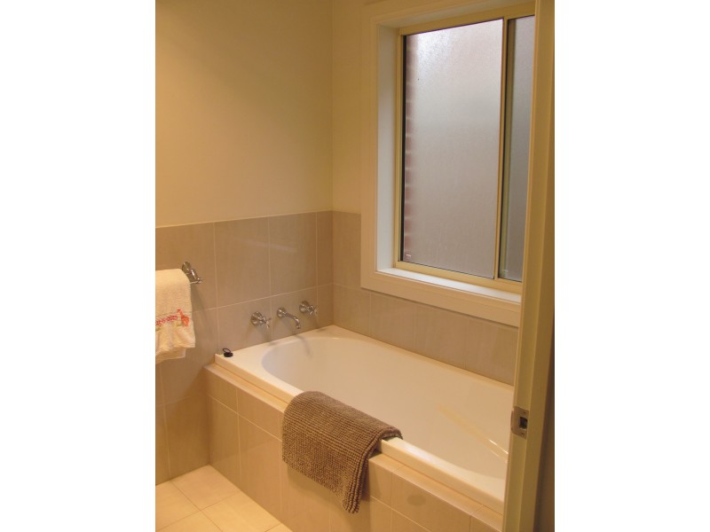 10 Chamberlain Avenue, Clarence Gardens SA 5039