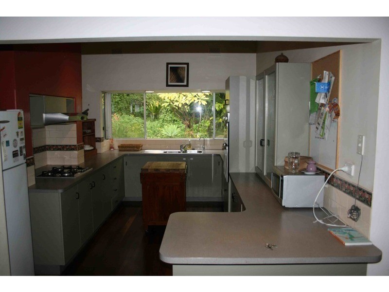 9 Alpine Road, Kalamunda WA 6076