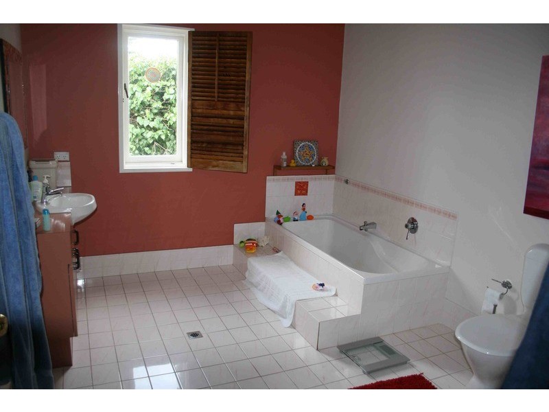 9 Alpine Road, Kalamunda WA 6076