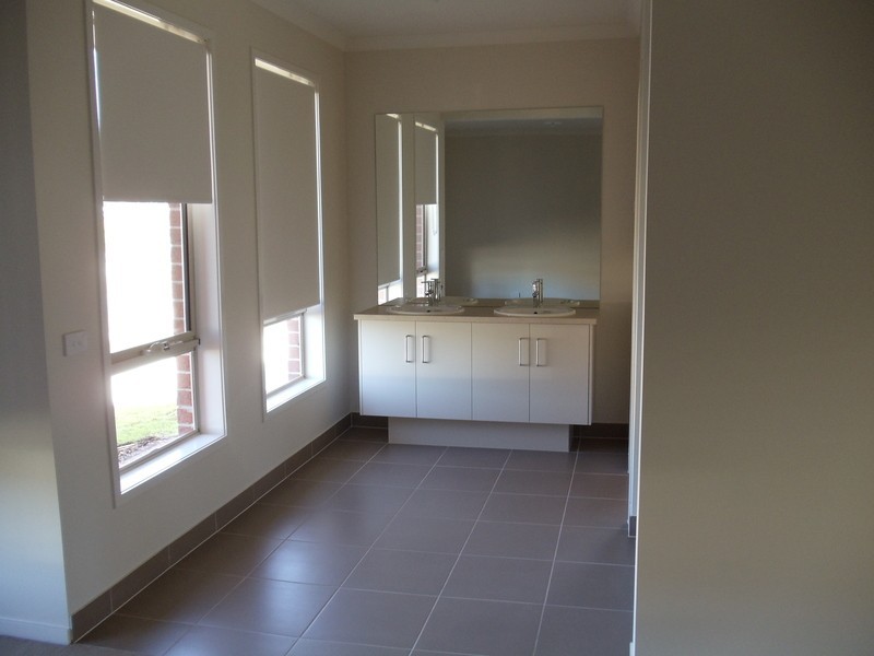 4 Ashland Court, Keysborough VIC 3173