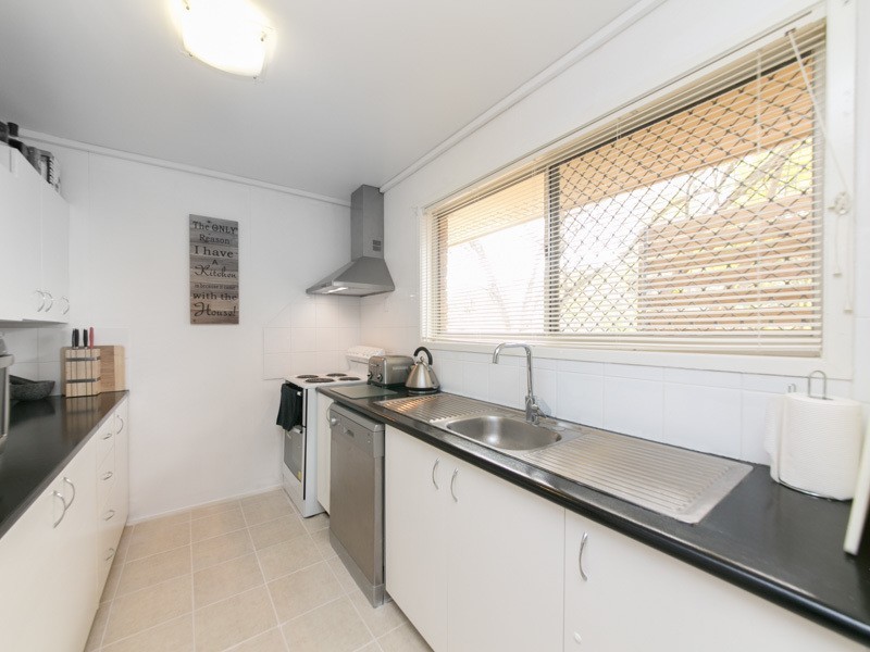 6 Hind Court, Bundamba QLD 4304