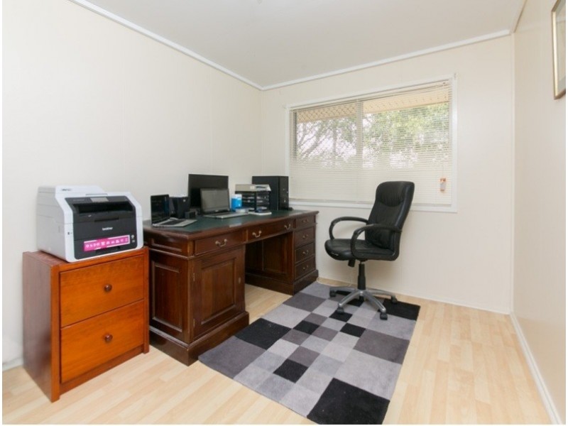 6 Hind Court, Bundamba QLD 4304