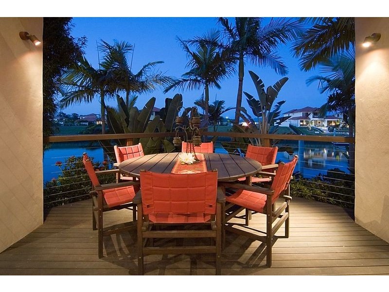 2164 Beaufort Way, Hope Island QLD 4212