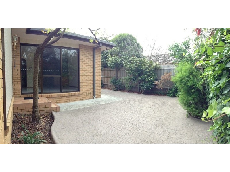 2/110 Roslyn Street, Burwood VIC 3125