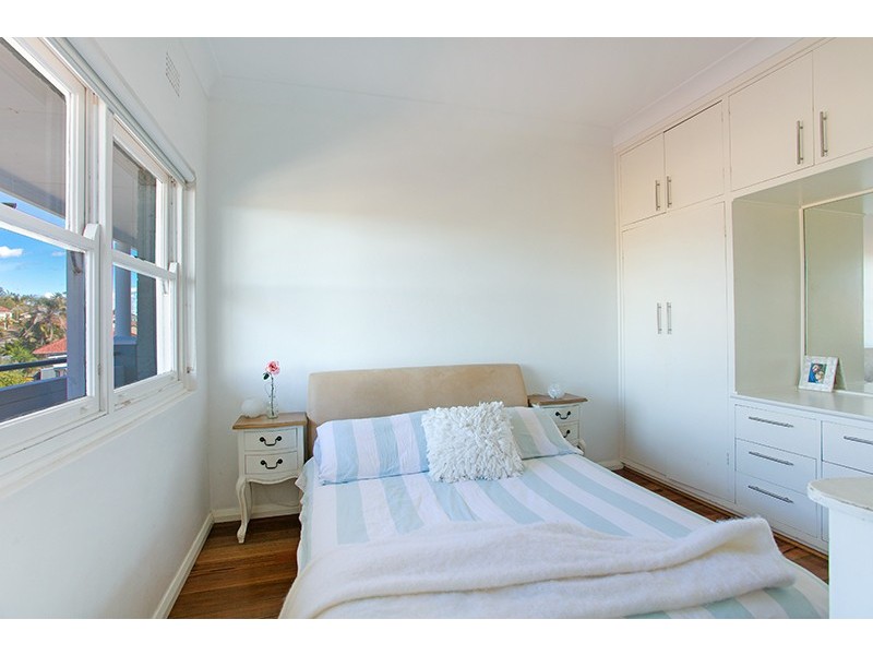 6/83 Carrington Parade, Curl Curl NSW 2096