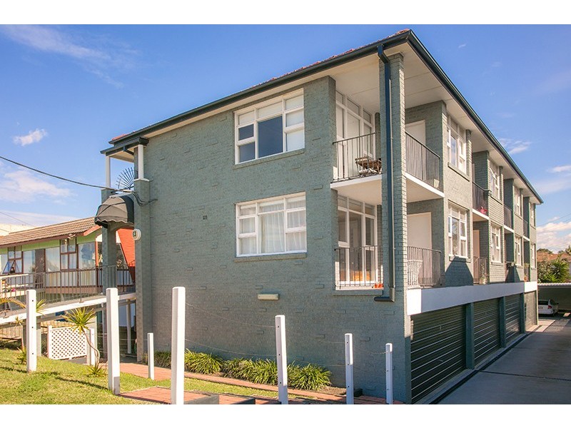 6/83 Carrington Parade, Curl Curl NSW 2096