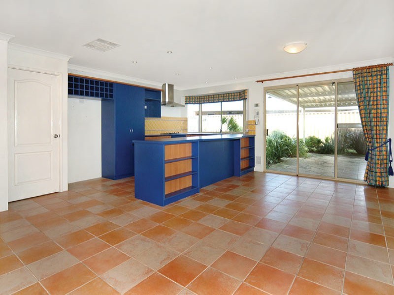 4 Wonil Crescent, Dalyellup WA 6230