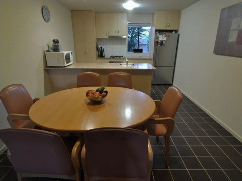 2/65 Westbury Street, St Kilda East VIC 3183