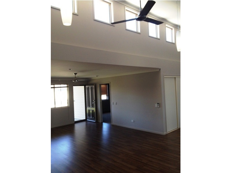 2/23 Langford Court, Moranbah QLD 4744