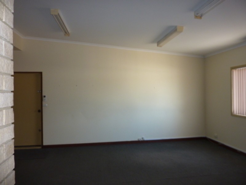 11/13 Church Road, Maddington WA 6109