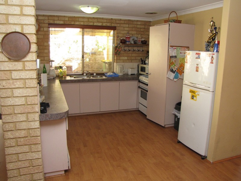 6 Shady Grove, Yangebup WA 6164