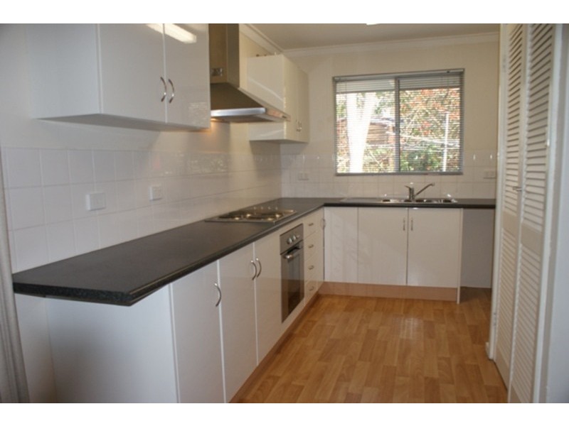 18 Trafalgar Rd, Lesmurdie WA 6076