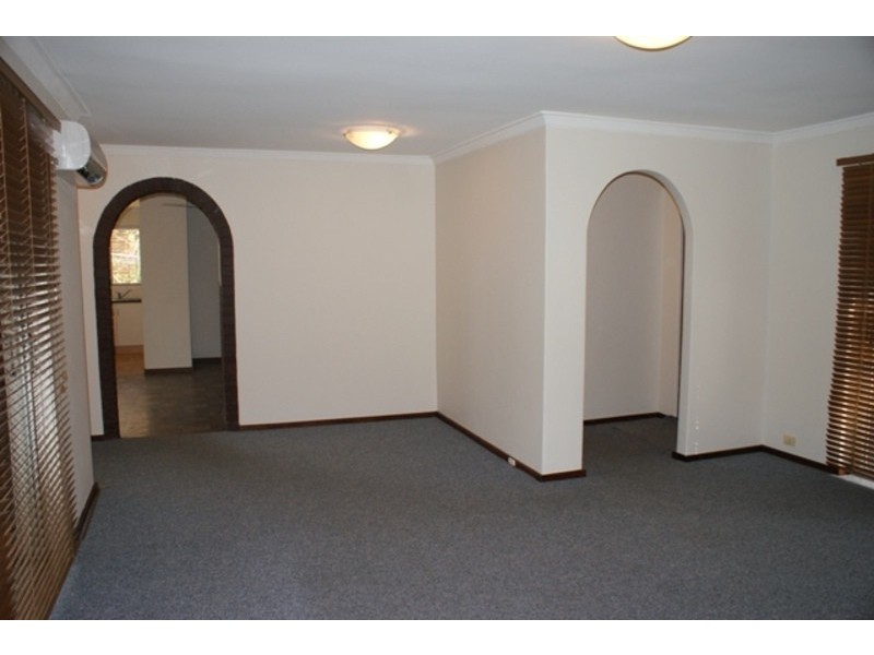 18 Trafalgar Rd, Lesmurdie WA 6076