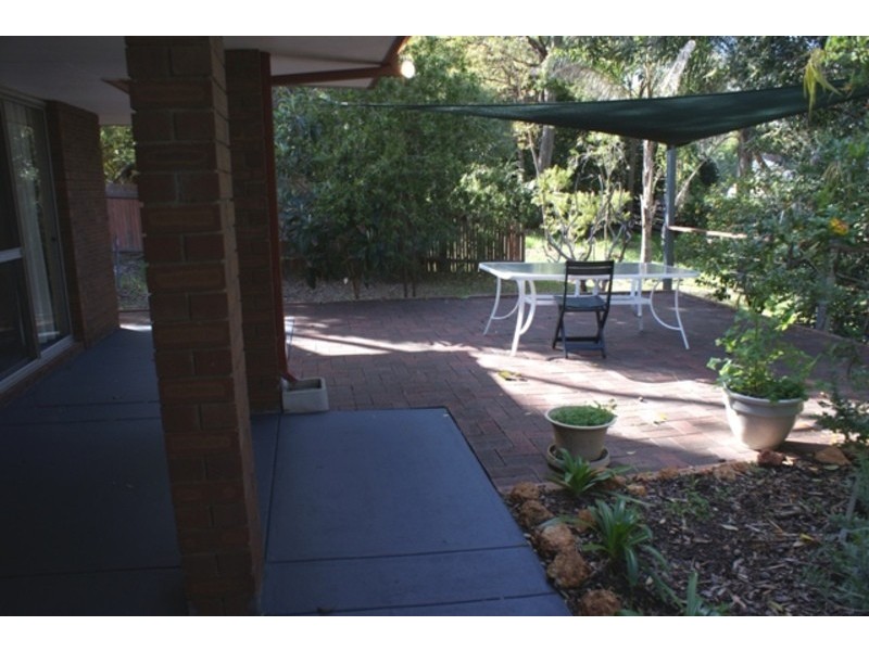 18 Trafalgar Rd, Lesmurdie WA 6076