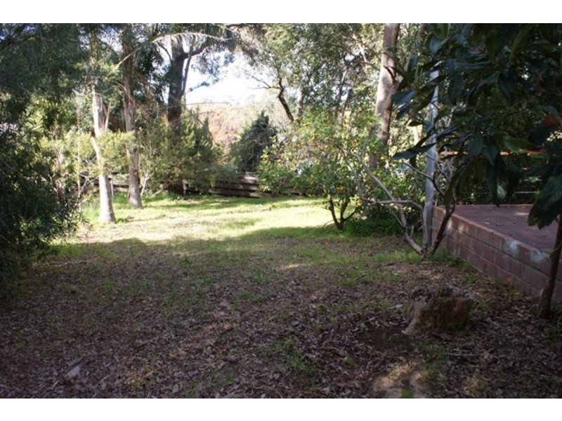 18 Trafalgar Rd, Lesmurdie WA 6076