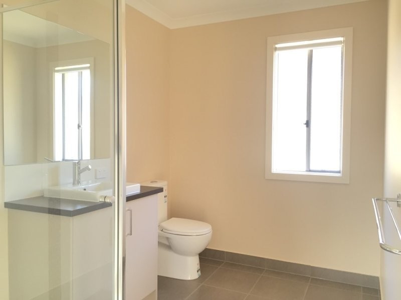 3 Coracle Drive, Sanctuary Lakes VIC 3030