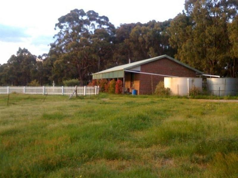 37 Dettmanns Lane, Kyneton VIC 3444