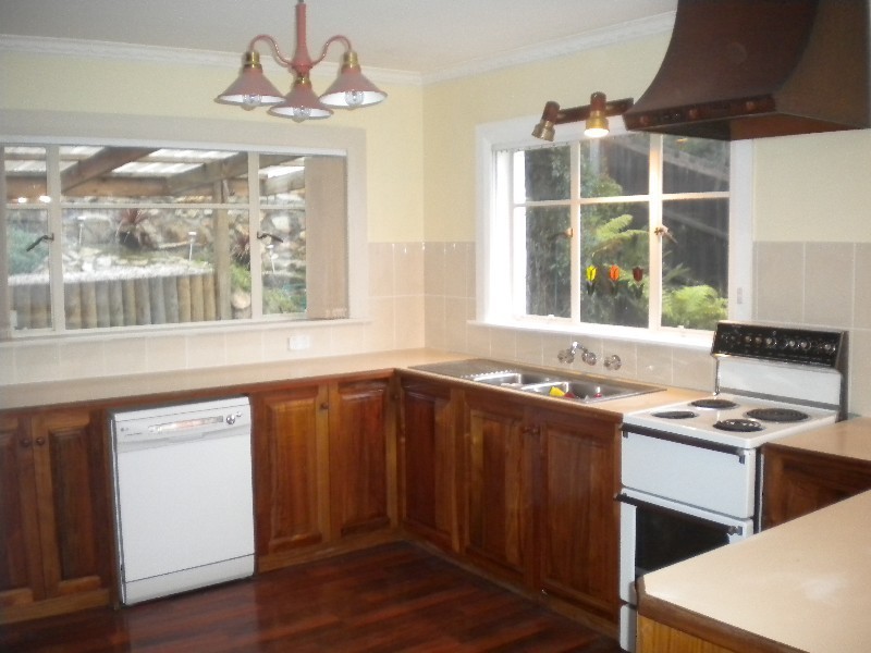 160 Derwent Avenue, Lindisfarne TAS 7015