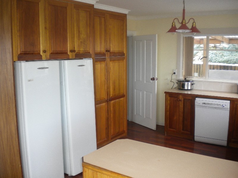 160 Derwent Avenue, Lindisfarne TAS 7015