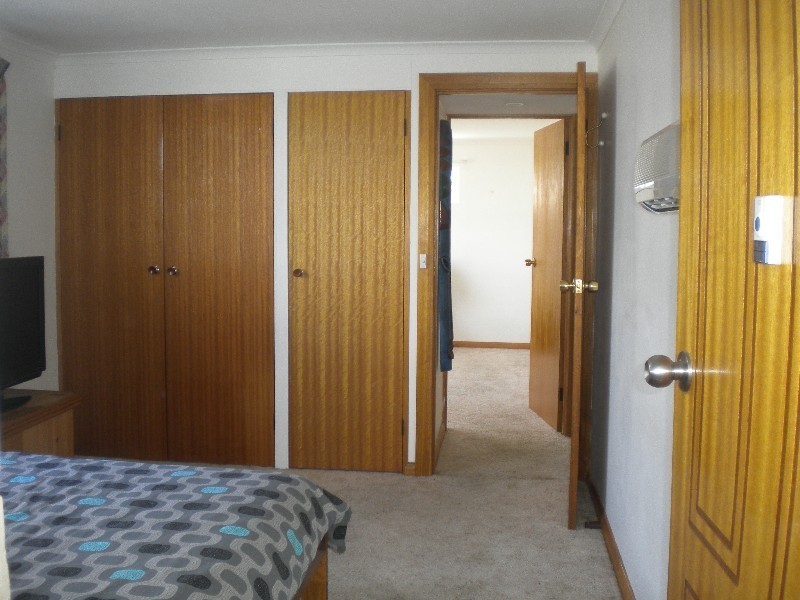 160 Derwent Avenue, Lindisfarne TAS 7015