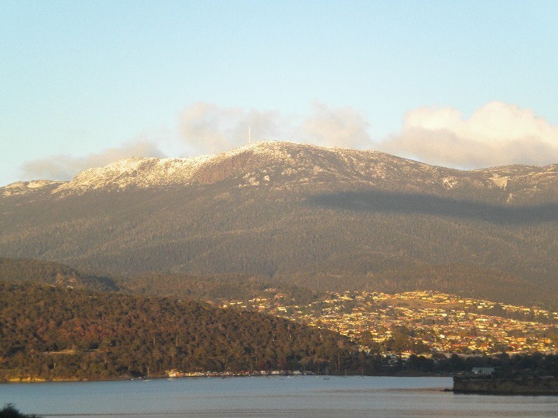 160 Derwent Avenue, Lindisfarne TAS 7015