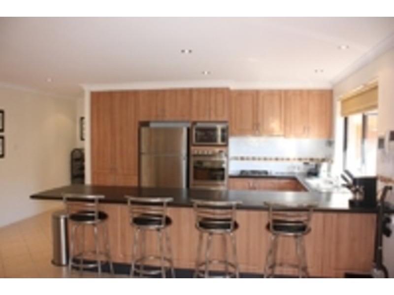 10 Parkinson Ave, Shell Cove NSW 2529