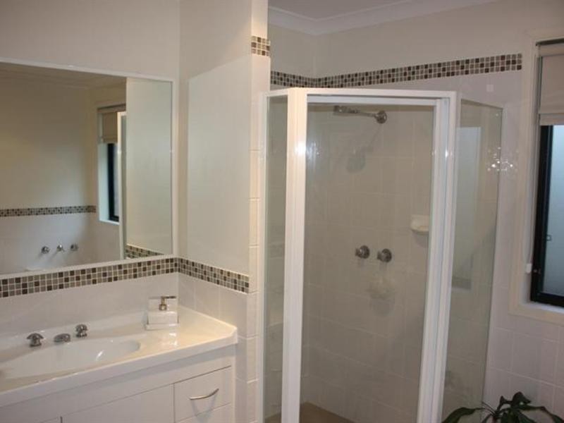 10 Parkinson Ave, Shell Cove NSW 2529