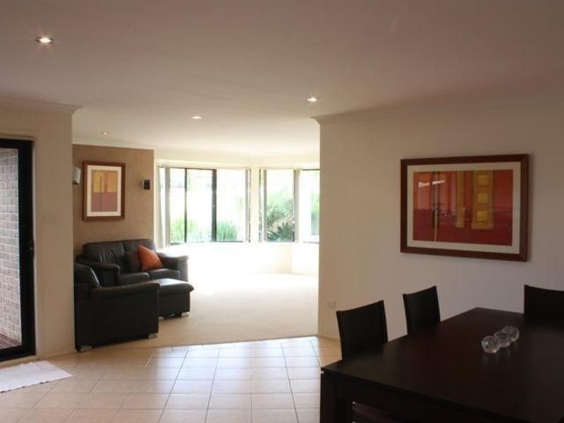 10 Parkinson Ave, Shell Cove NSW 2529