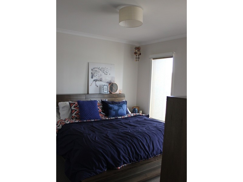 16 Faircroft Drive, Brookfield VIC 3338