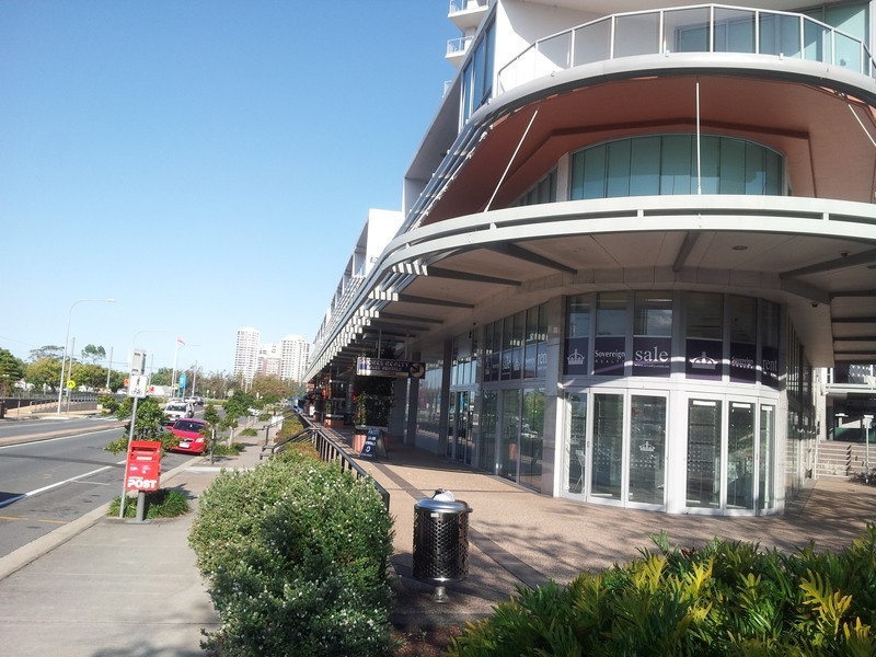 1 Como Crescent, Southport QLD 4215