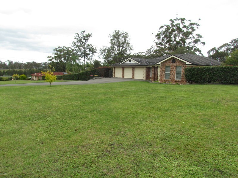 5 Eskdale Park Drive SEAHAM, Seaham NSW 2324