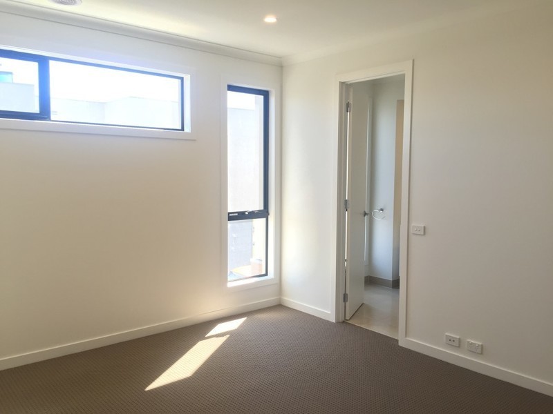 22 Yarramie Circuit, Craigieburn VIC 3064