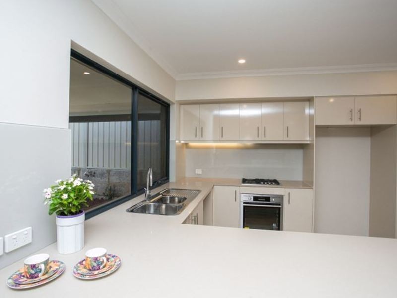 18 Heath Road, Kalamunda WA 6076