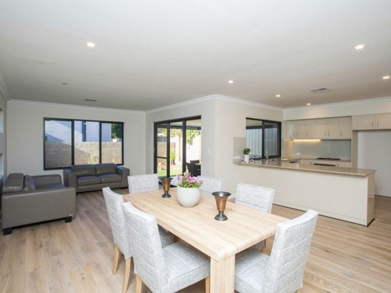 18 Heath Road, Kalamunda WA 6076