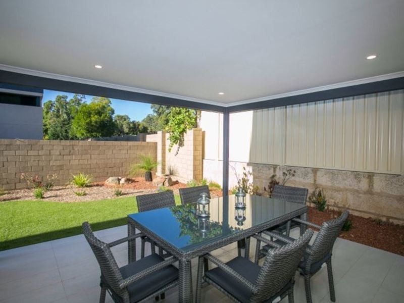 18 Heath Road, Kalamunda WA 6076