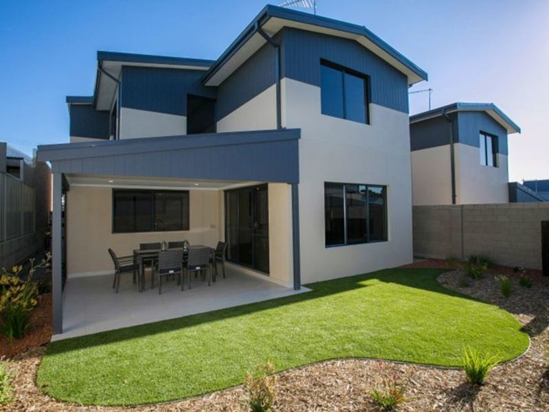 18 Heath Road, Kalamunda WA 6076