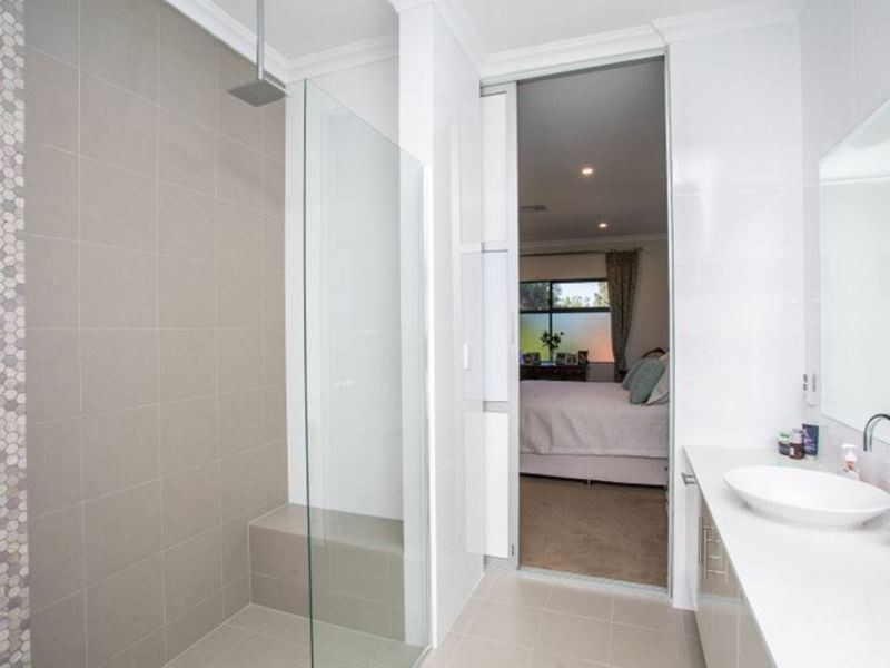 18 Heath Road, Kalamunda WA 6076