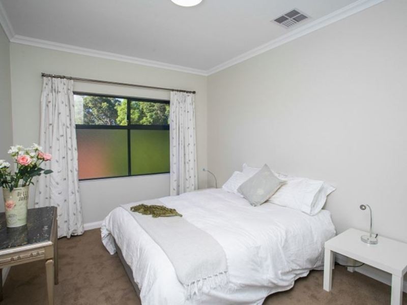 18 Heath Road, Kalamunda WA 6076