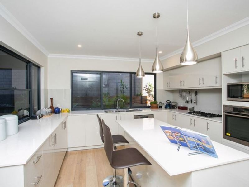 18 Heath Road, Kalamunda WA 6076