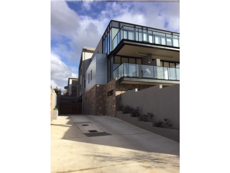 9/125 Raleigh Road, Maribyrnong VIC 3032