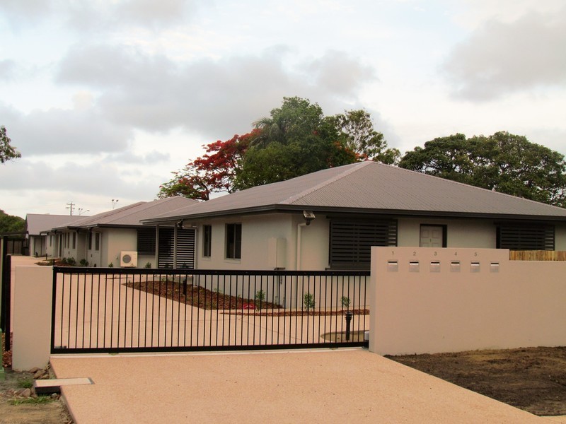 2/98 Broad Street, Sarina QLD 4737
