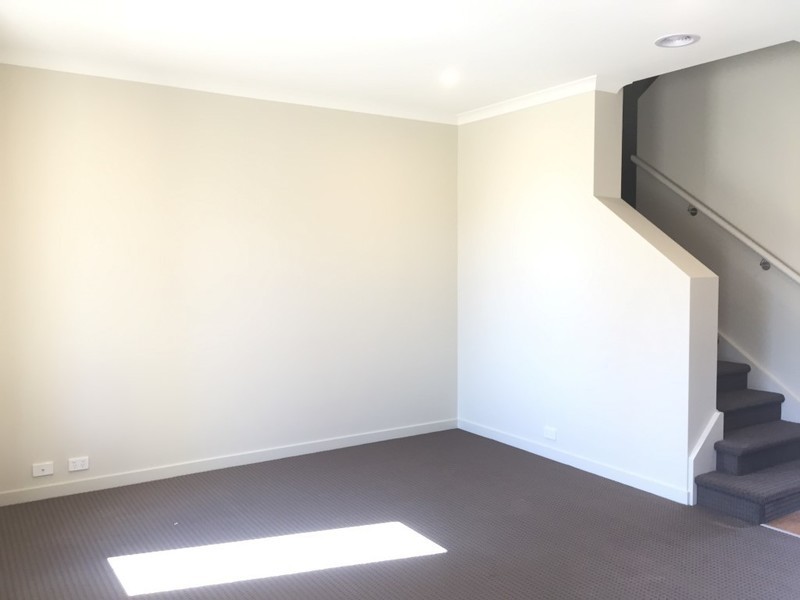 8 Middleton Drive, Point Cook VIC 3030