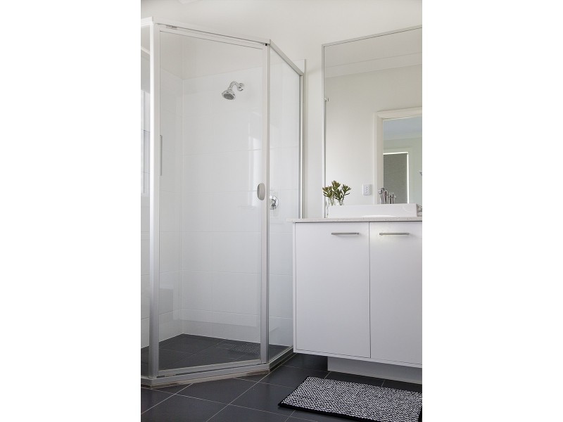 5 Elizabeth Circuit, Flinders NSW 2529