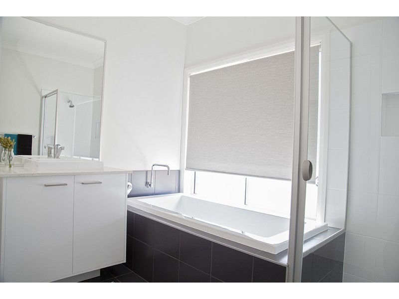 5 Elizabeth Circuit, Flinders NSW 2529