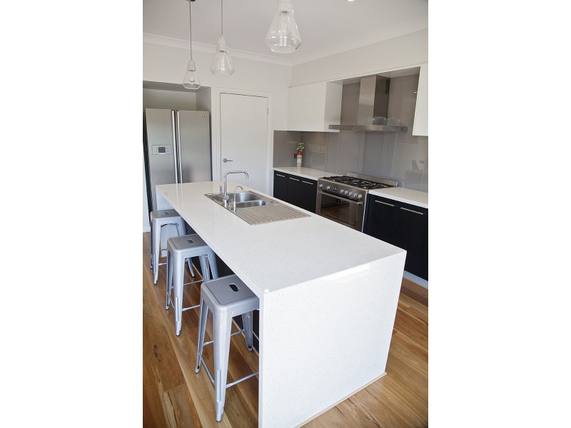 5 Elizabeth Circuit, Flinders NSW 2529